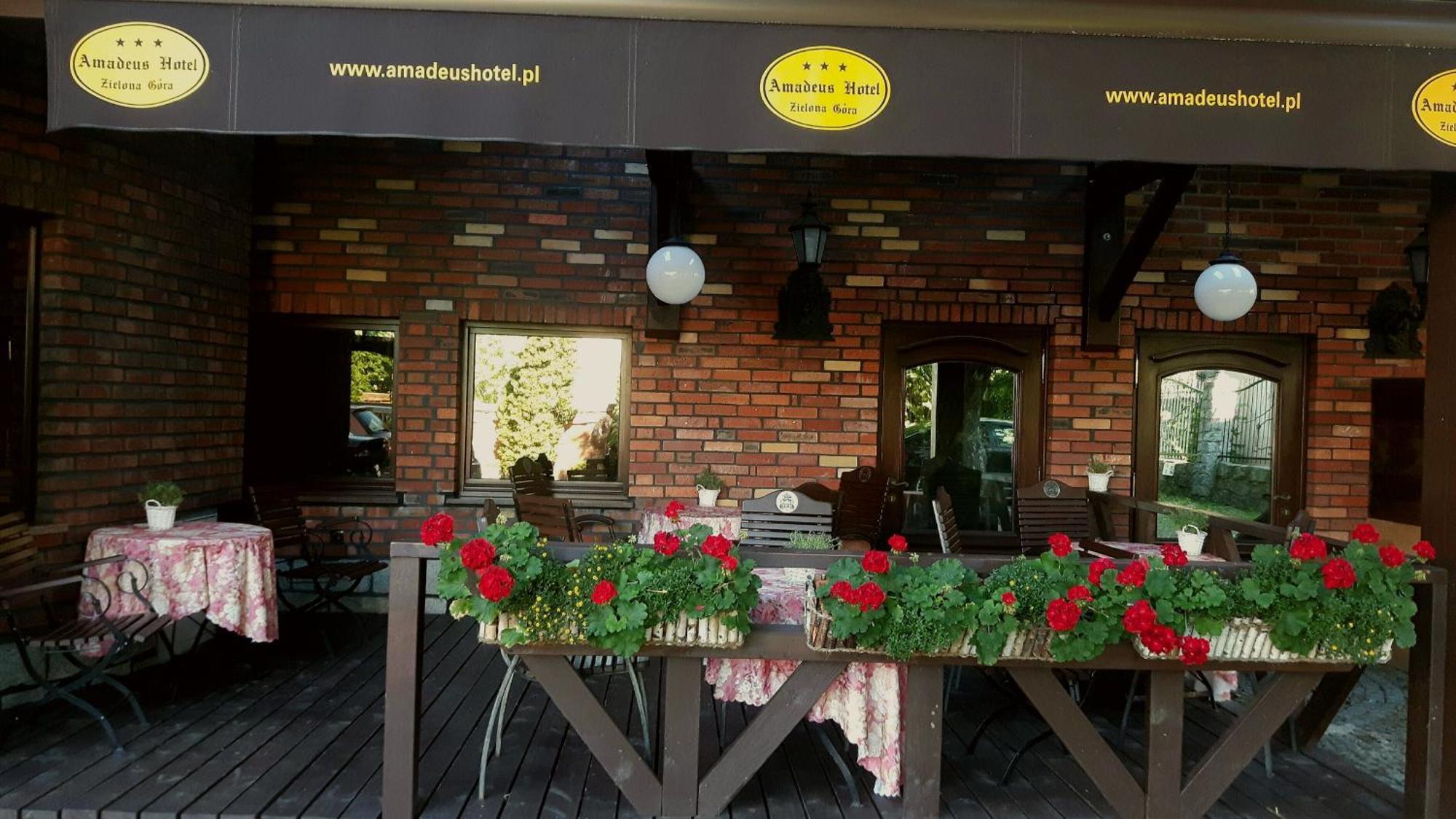 Amadeus Hotel Zielona Gora المظهر الخارجي الصورة